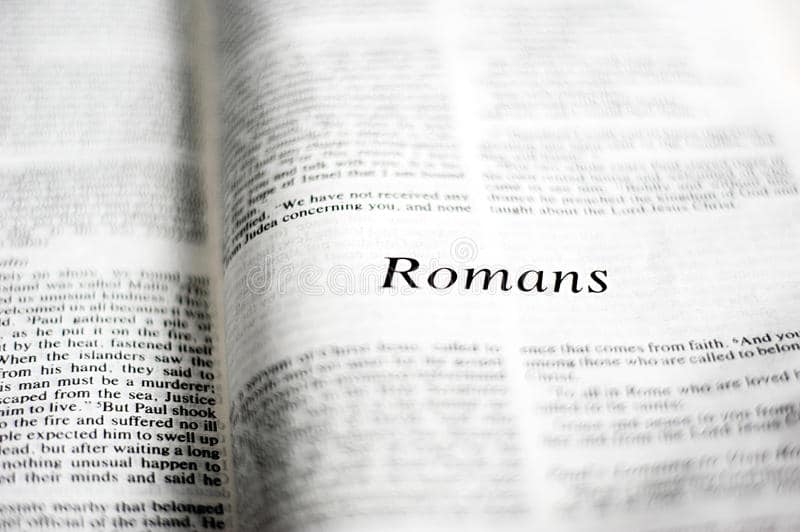 Libro de Romanos 8:28 todo obra para bien